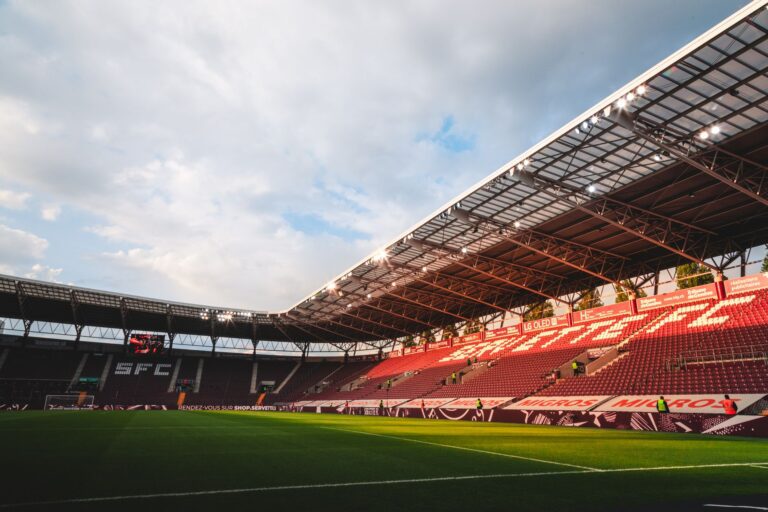 Fussballstadion in Genf bei einem Spiel des Servette FC